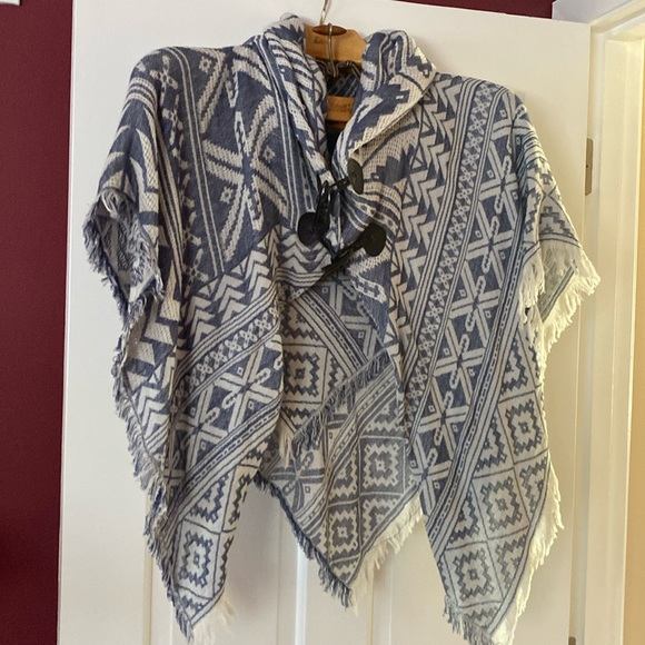 Very cute shawl for spring - Picture 1 of 4